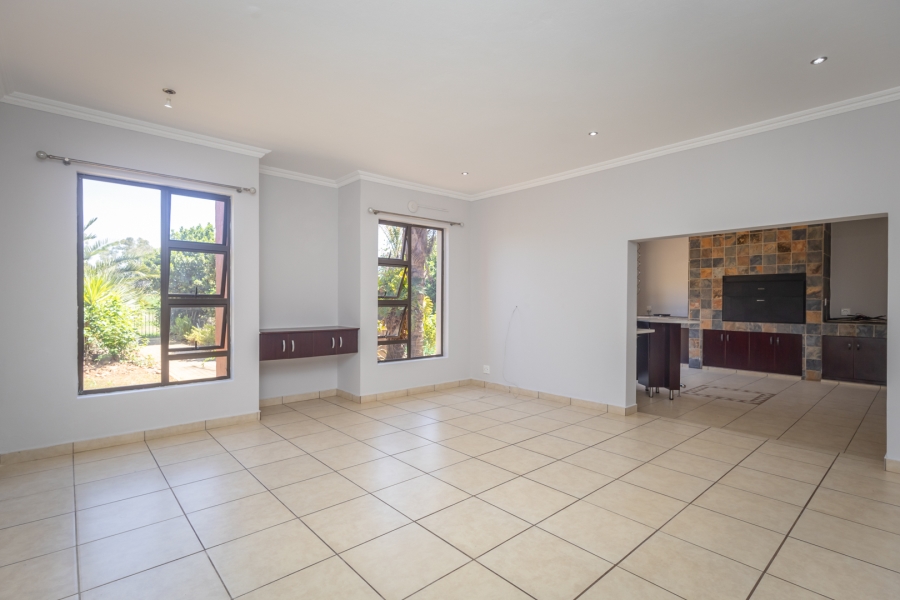 6 Bedroom Property for Sale in The Coves North West